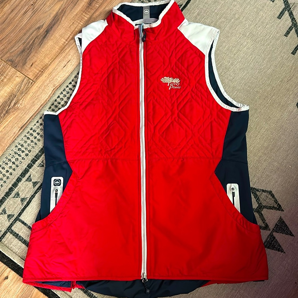 Woman’s Peter Millar light puffy vest. Torrey Pines edition. Size L